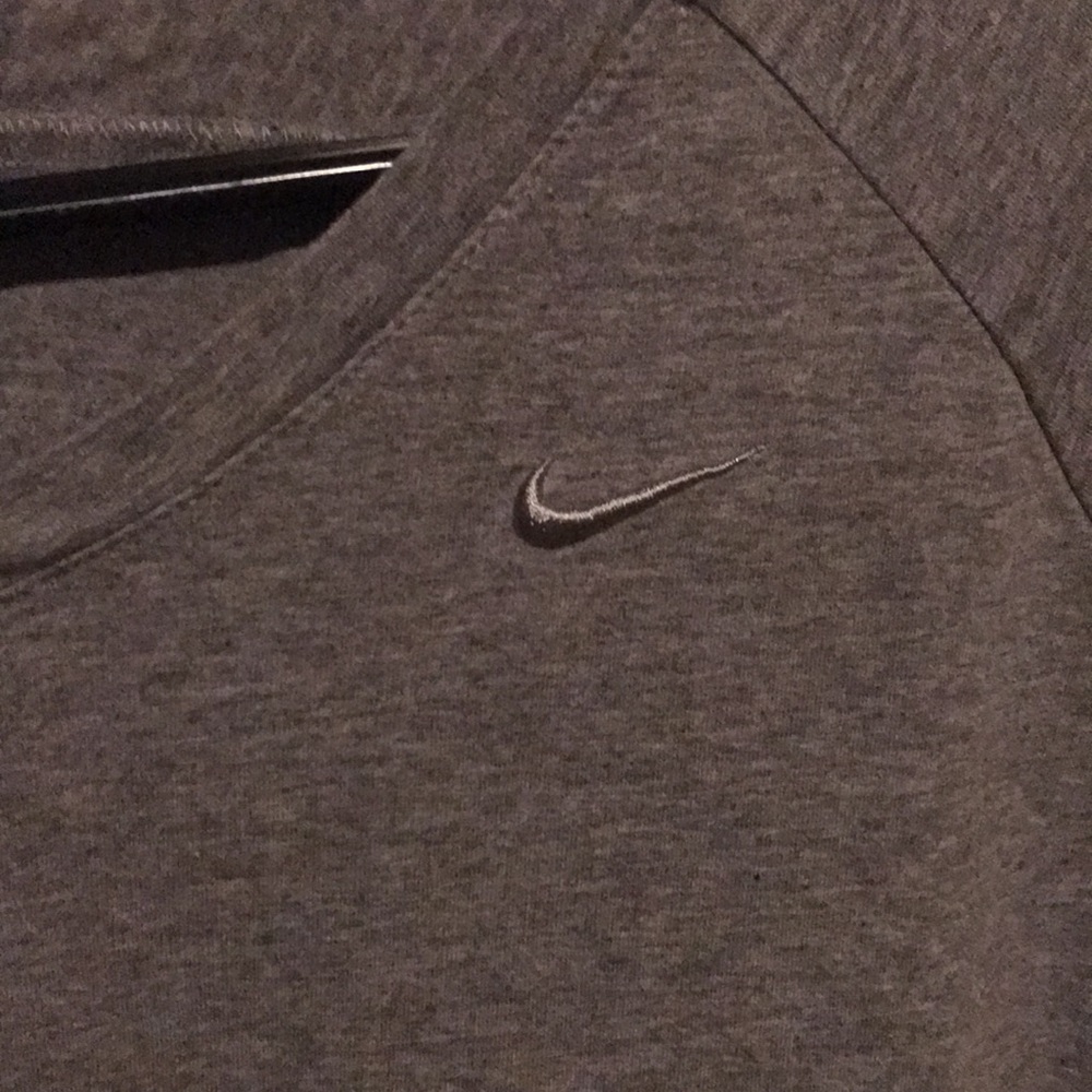 Nike - Picture 2 of 4